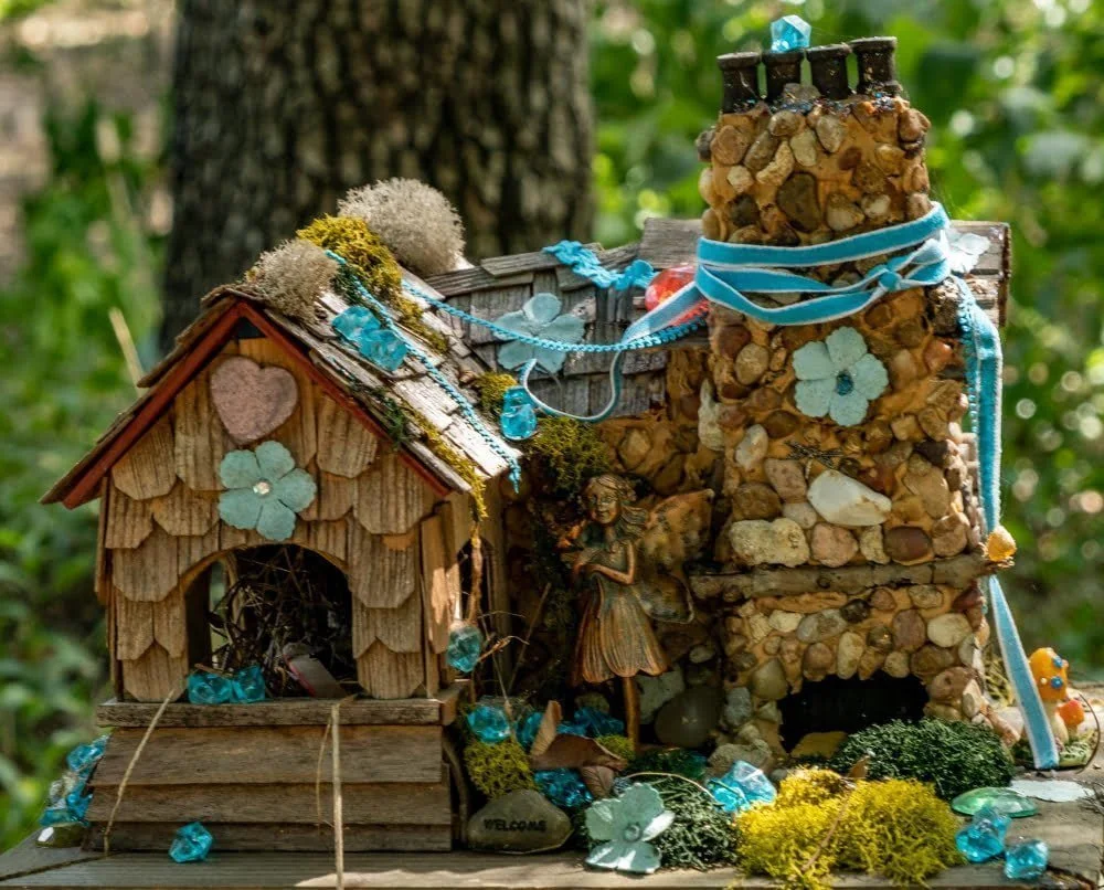 Garden gnome birdhouse